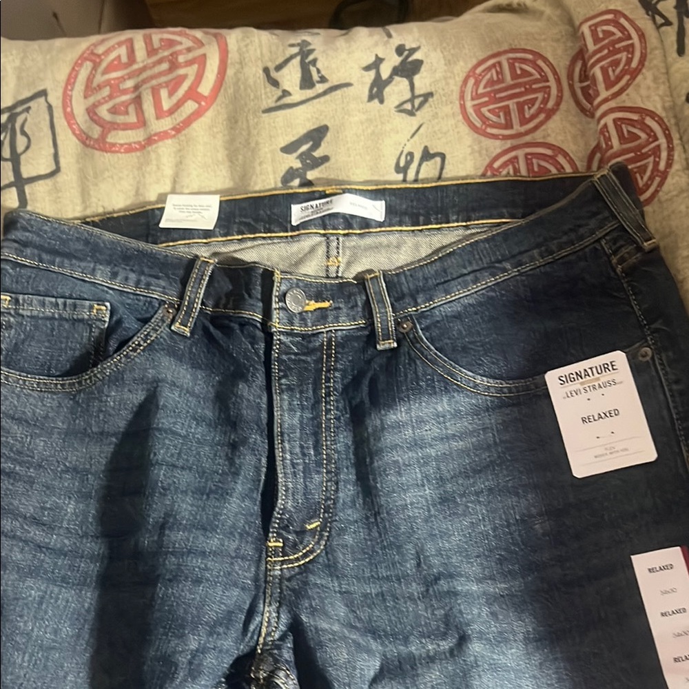Signature by Levi Strauss Relaxed Blue Jeans with Classic Style